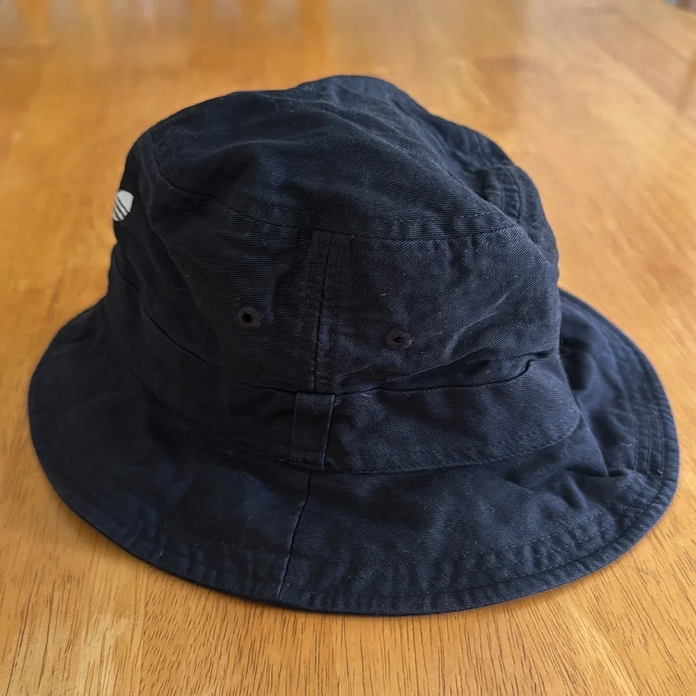 ✋Youth Adidas Unisex Black Bucket Hat EUC